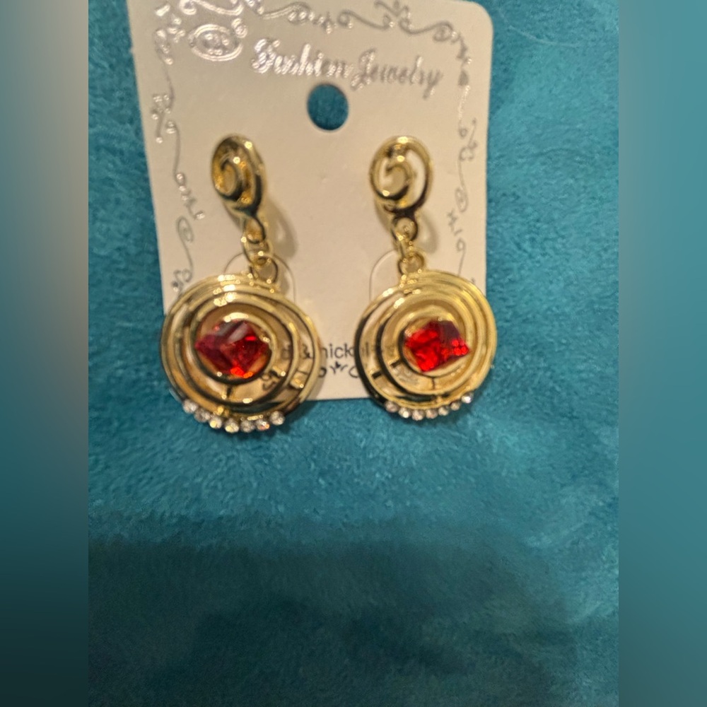 Gold Fashion Jewelry Earrings with Jewel Studs